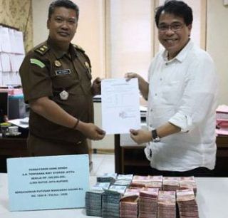 PT. Dok Perkapalan Surabaya Serahkan Rp 500 Juta Ke Kejari