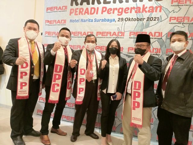 Peradi Pergerakan Lantik 5 DPC di Surabaya